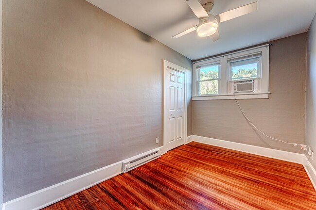 Building Photo - 58 Levels Rd