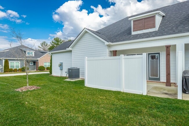 Building Photo - 3306 Stonecreek Dr