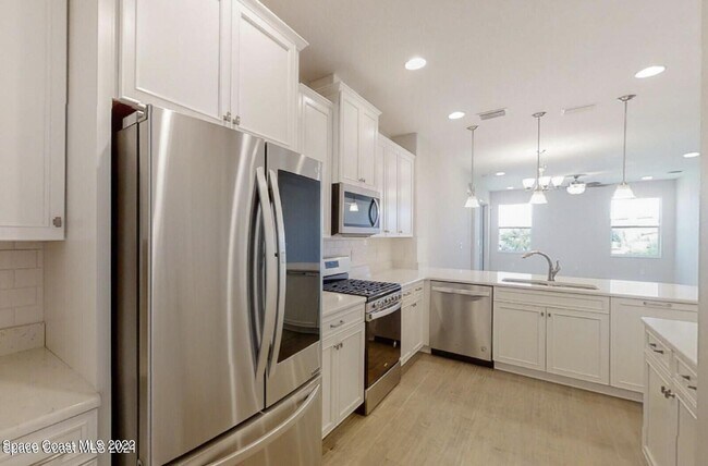Building Photo - 2746 Spur Dr