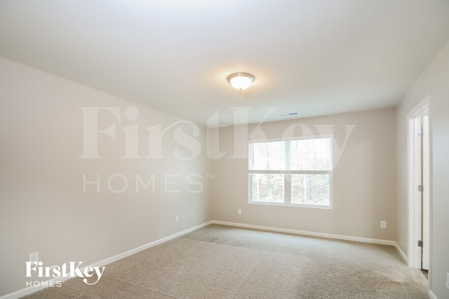 Building Photo - 3232 Newell Vlg Dr