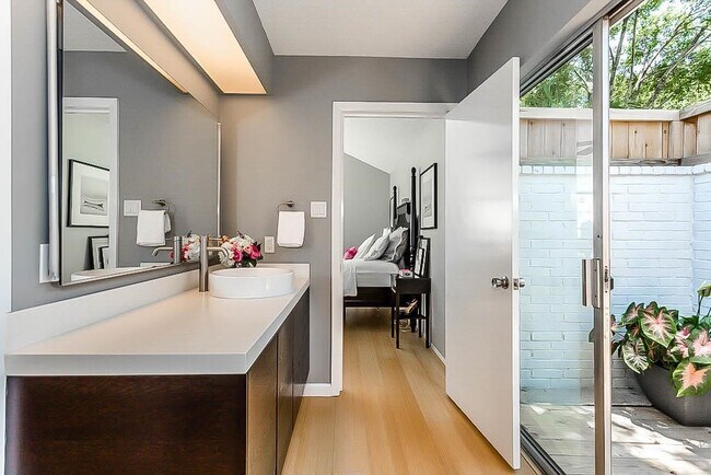 Building Photo - 16351 Craighurst Dr