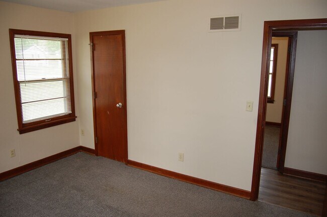 Building Photo - 5001 W Hughes St