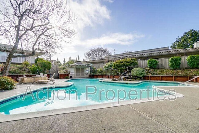 Building Photo - 71 Los Altos Square