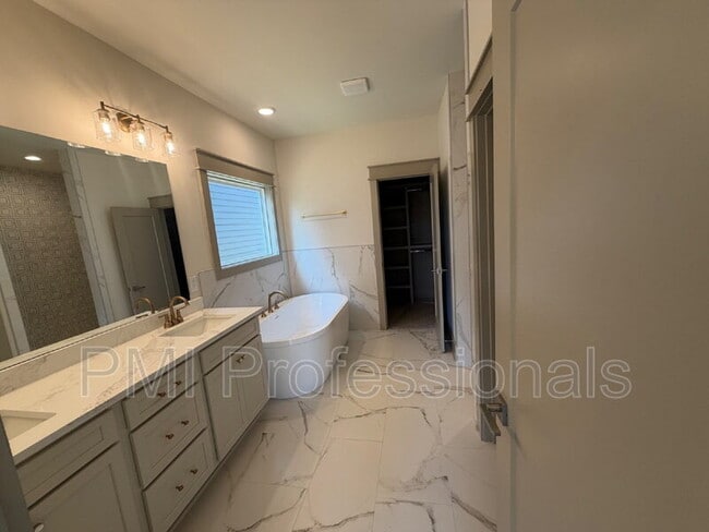 Building Photo - 2035 Grace Johns Cir