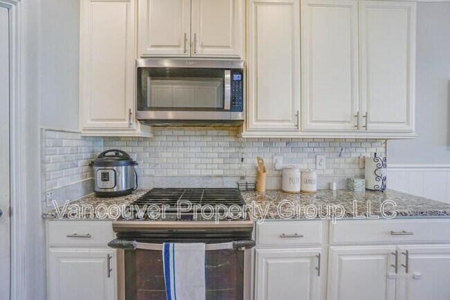 Building Photo - 4404 NE 98th Cir