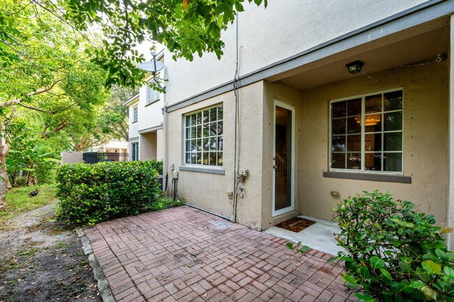 Building Photo - 1411 Lucaya Dr