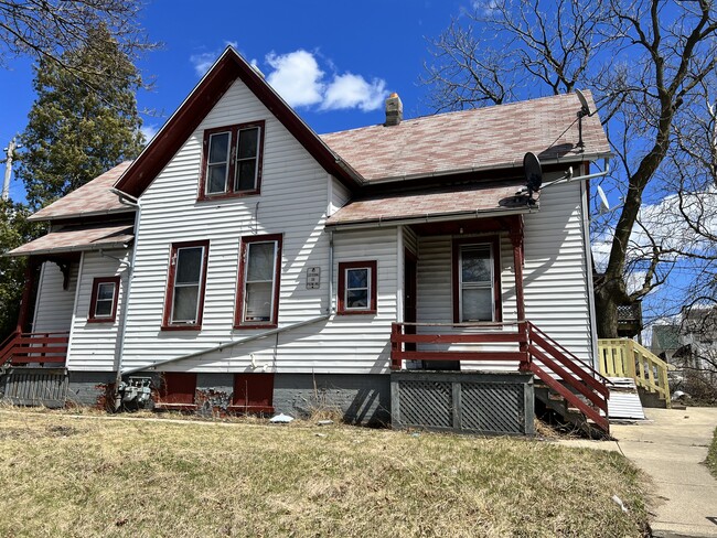 Building Photo - 1037 W Wright St