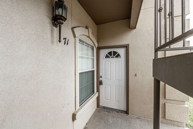 Building Photo - 9804 Cantera Ct