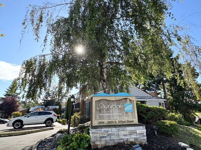 Building Photo - Saybrook condo one bedroom, including parking