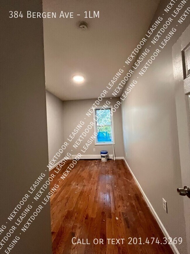 Building Photo - 384 Bergen Ave