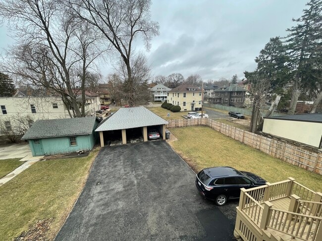 Building Photo - 472 E Chicago St