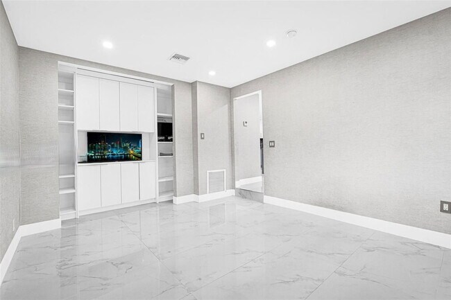 Building Photo - Southwest 133rd Court, Miami, FL 33175 - 3 BR 2.5 BA single-family home