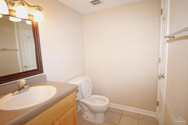 Building Photo - 710 Scenic Hwy