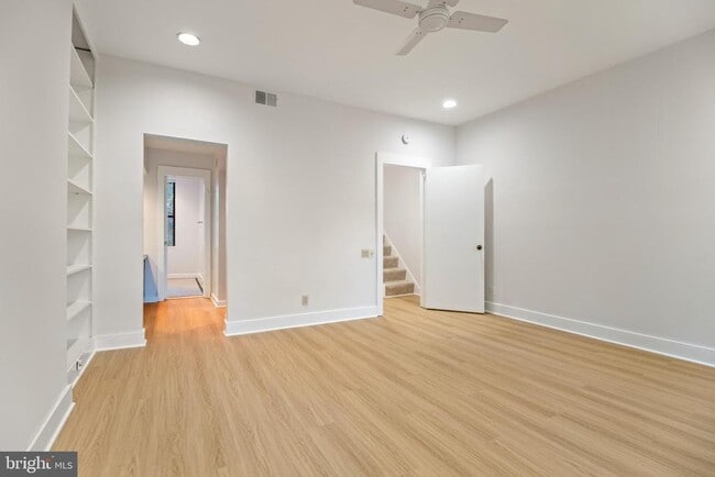 Building Photo - 1522 Swann St NW