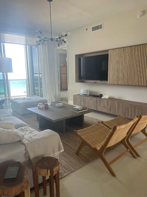 Building Photo - 15901 Collins Ave