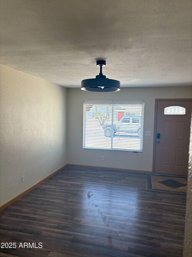 Building Photo - 4027 E Windrose Dr