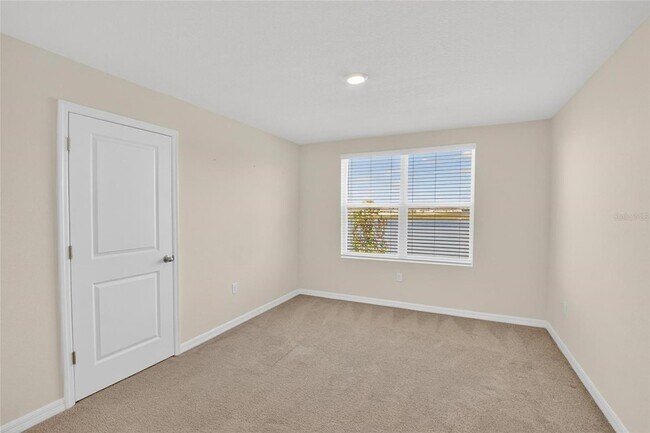 Building Photo - 3288 Silver Date Dr