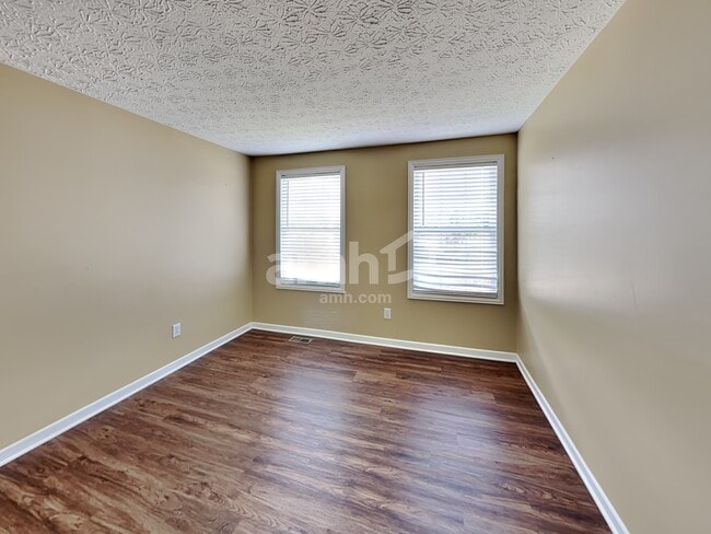 Building Photo - 422 Sunridge Dr