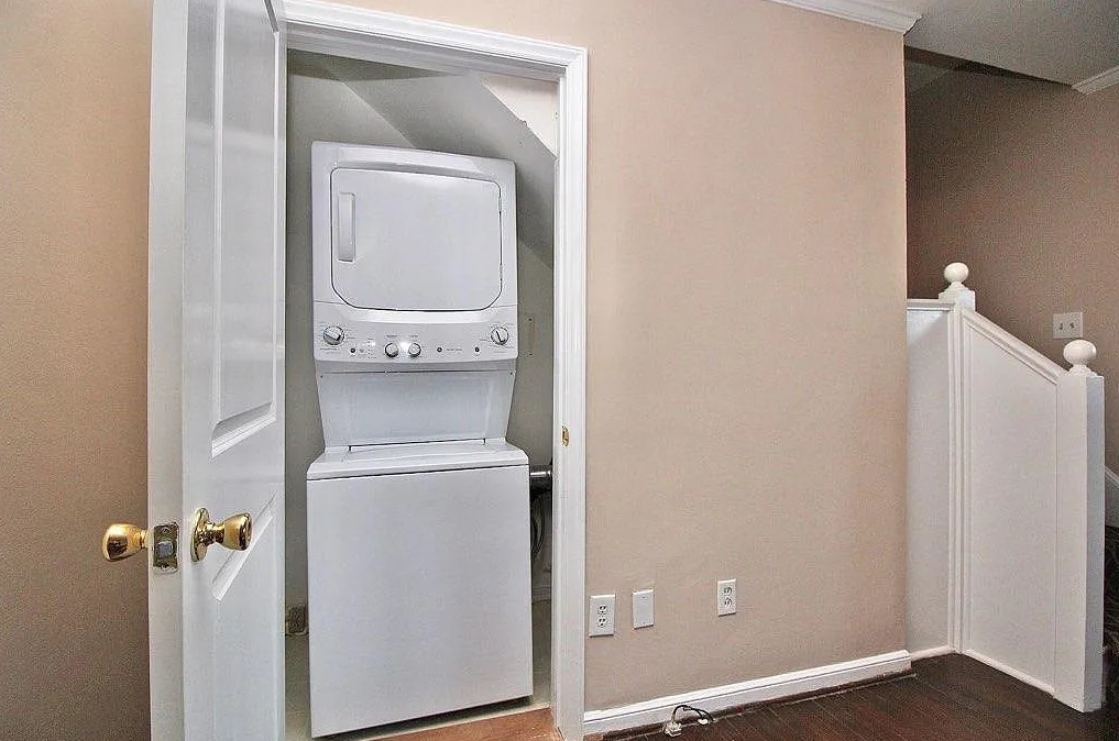 Building Photo - 427 Wakefield Dr