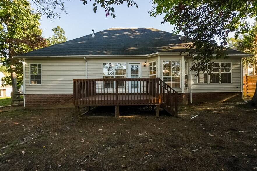 Building Photo - 2233 Tree Ridge Rd
