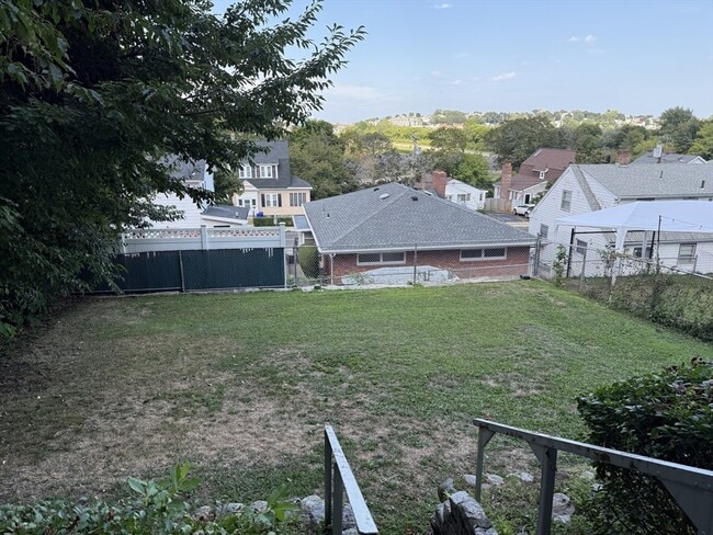 Building Photo - 31 Faywood Ave