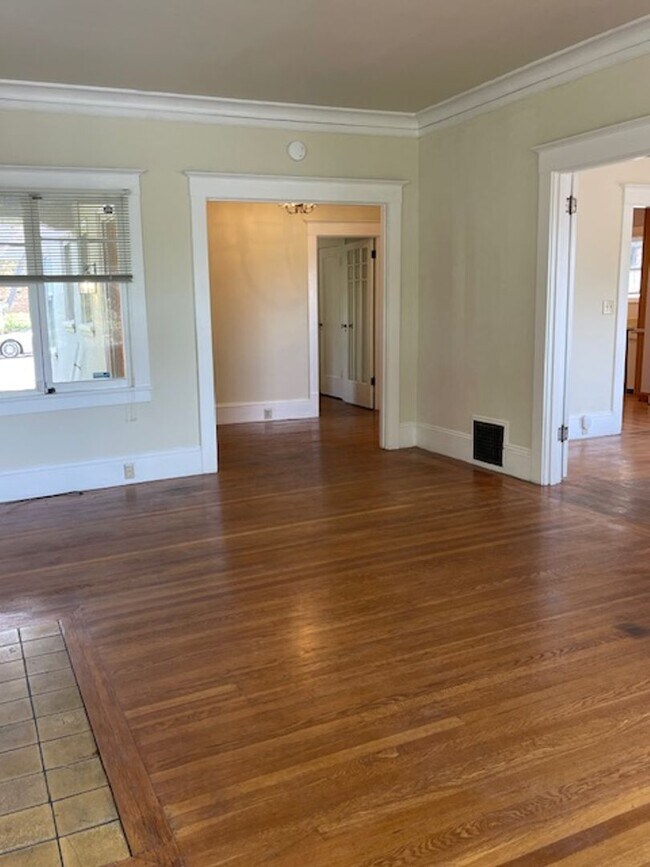 Building Photo - Piedmont Home w/ Large Attic Loft