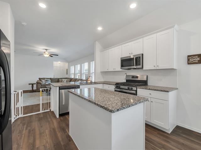 Building Photo - 2913 Meadowlands Dr