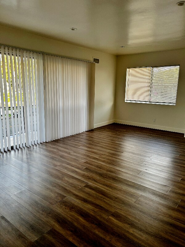 Building Photo - 1339 Hobart Blvd