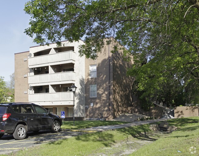 Building Photo - Carousel Apartments