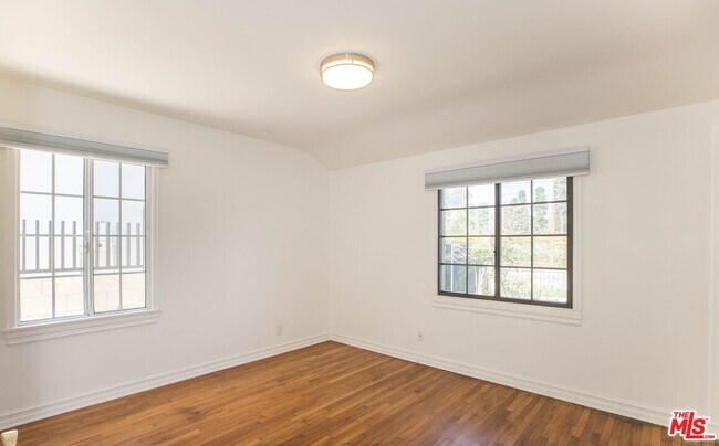 Building Photo - 12694 Montana Ave