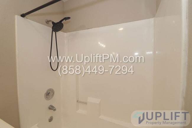 Building Photo - 1908 Via Las Palmas