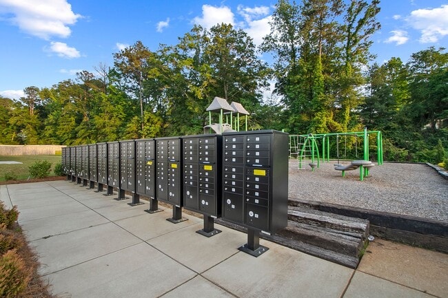 Building Photo - New Construction in the Heart of Northport - Available Now