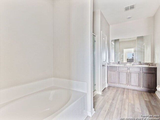 Building Photo - 6550 Underwood Way