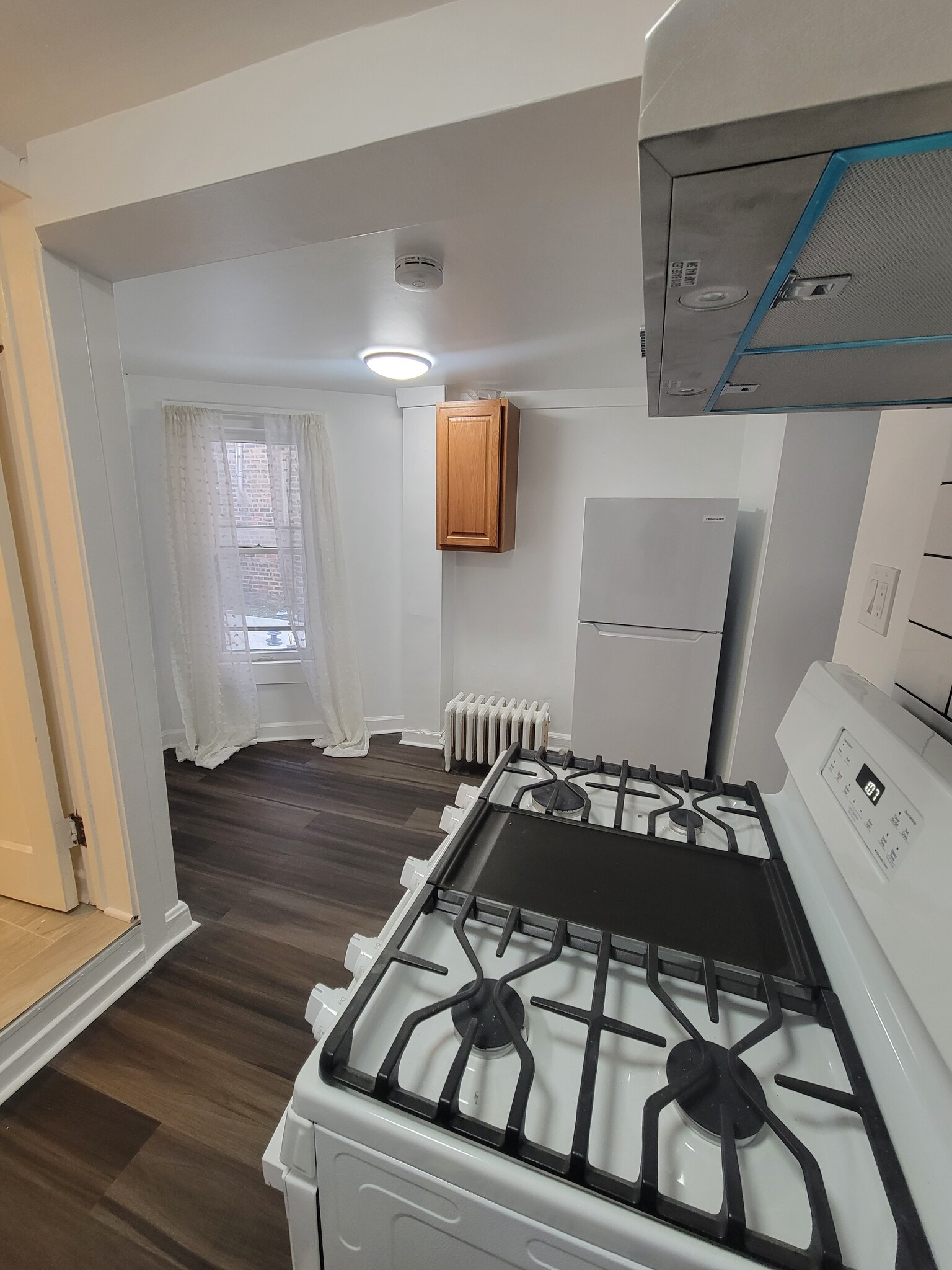 Building Photo - 3240 S Hoyne Ave