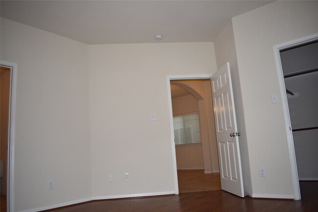 Building Photo - 11846 Jelicoe Dr