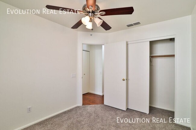 Building Photo - 3226 E Sequoia Dr