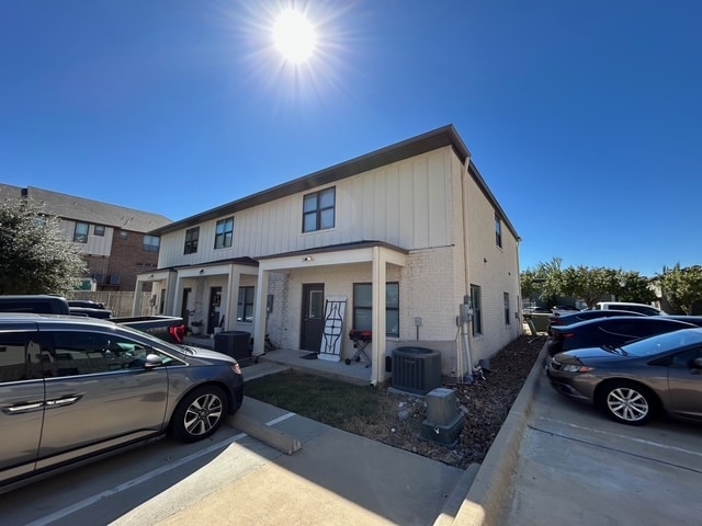 Building Photo - 4207 College Main St