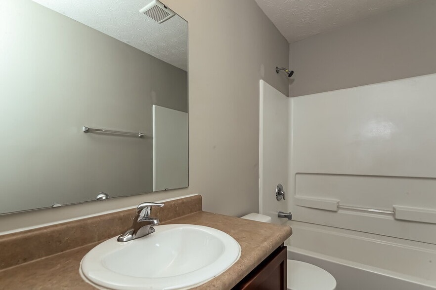Building Photo - 1396 Pencross Ln