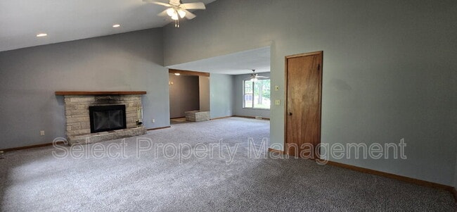 Building Photo - 7430 W Jefferson Blvd