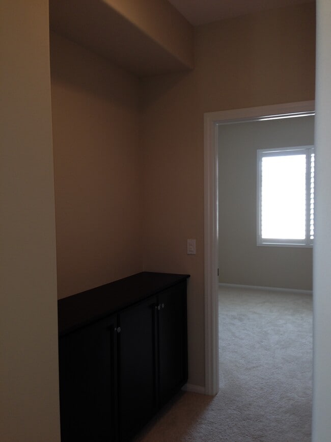 Building Photo - 10777 Canyon Grove Trail