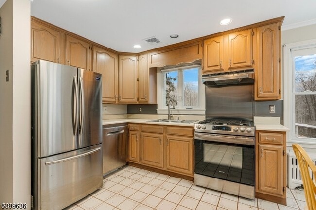 Building Photo - 111 King George Rd