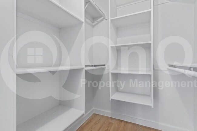 Building Photo - 3526 W Dunlap Ave