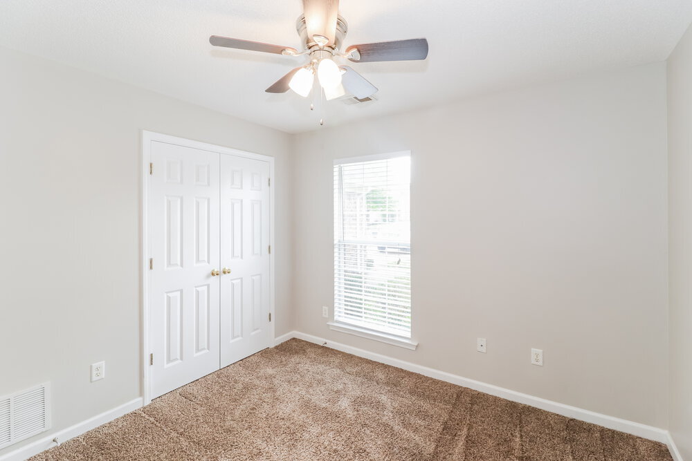 Building Photo - 10316 Cottage Oaks Dr