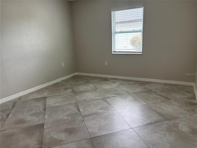 Building Photo - 5839 Erin Ln S