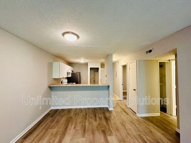 Building Photo - 211 Sunn Aire Ct