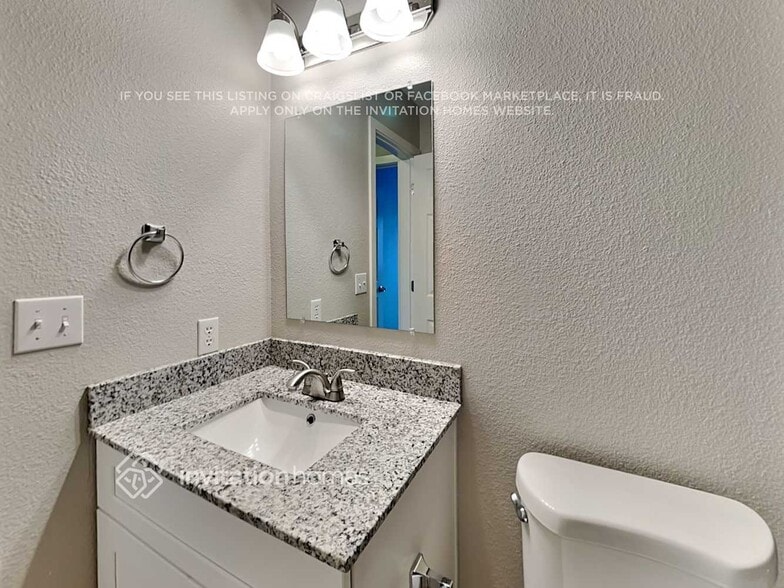 Building Photo - 9925 Stonebriar Ln