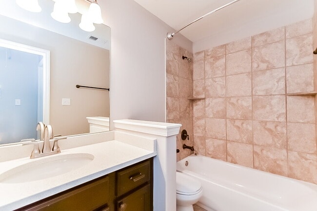 Building Photo - 7553 Glen Laurel Way