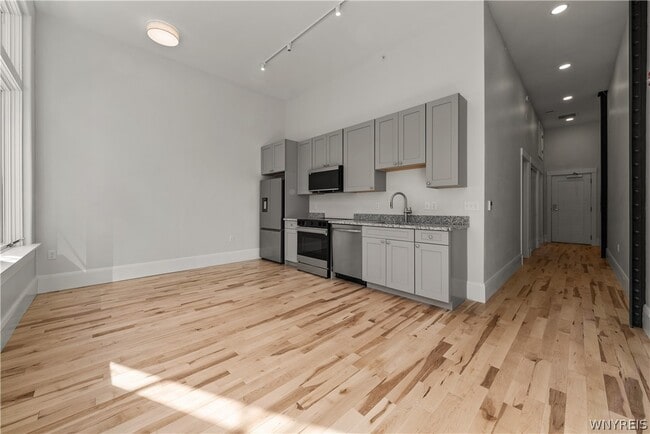 Building Photo - 130 Pearl St