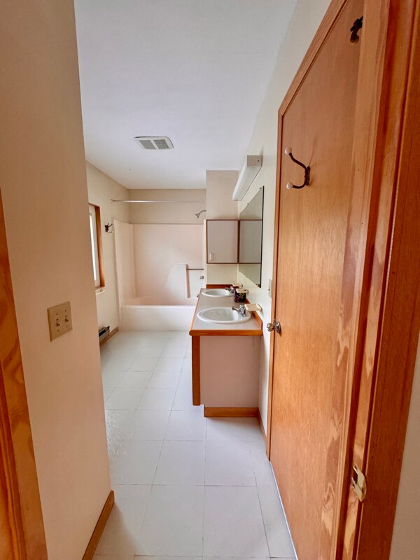 Building Photo - 113 Penny Ln