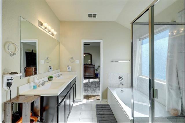 Building Photo - 11701 Summer Springs Dr